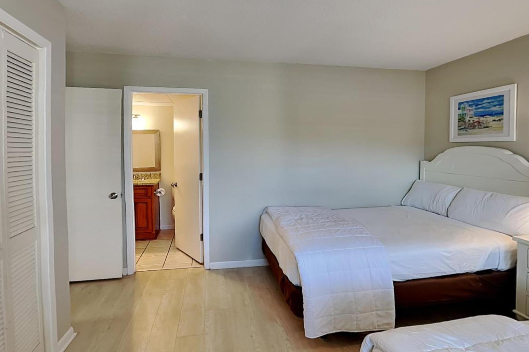 Edgewater 604 Apartment *