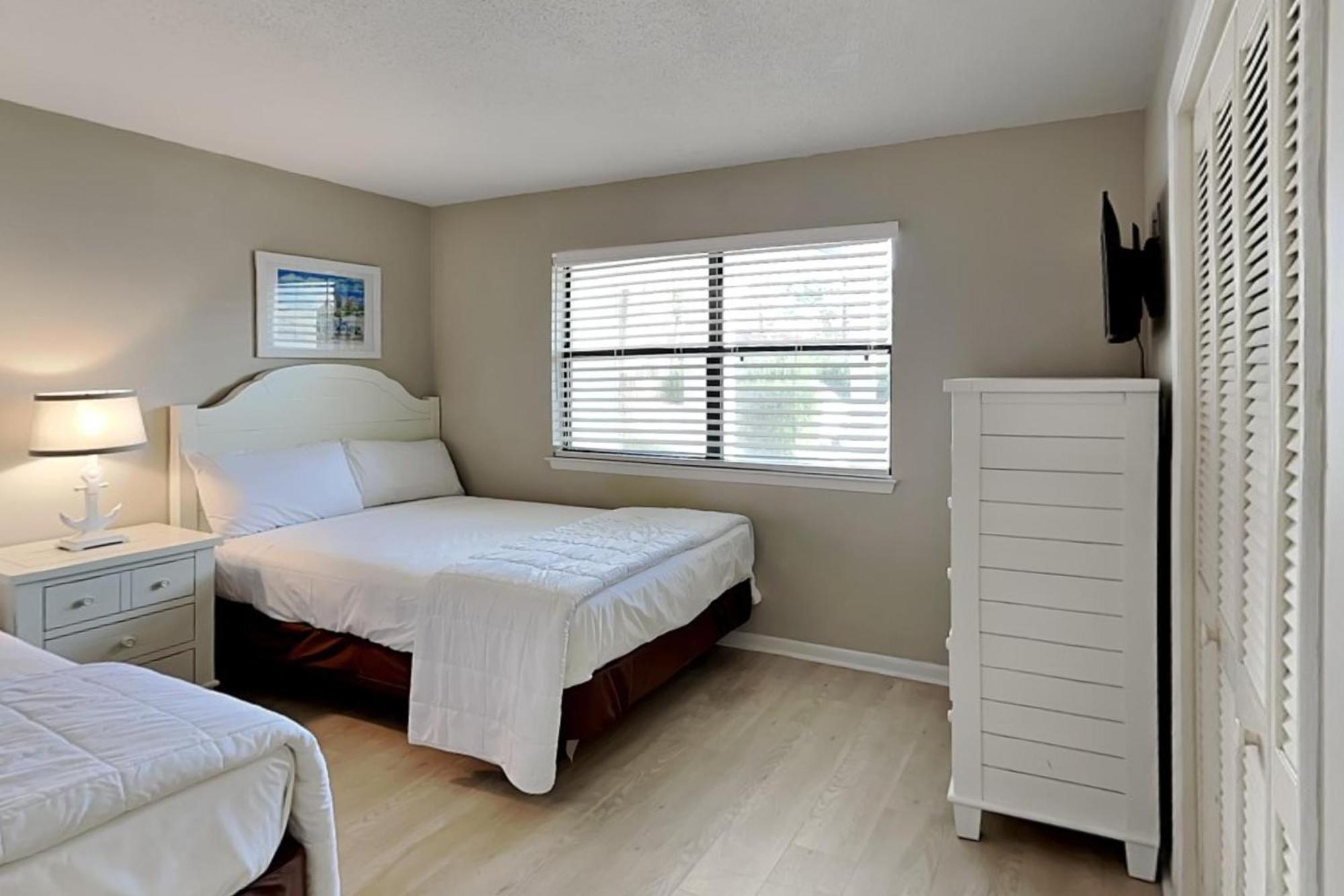 Apartment Edgewater 604